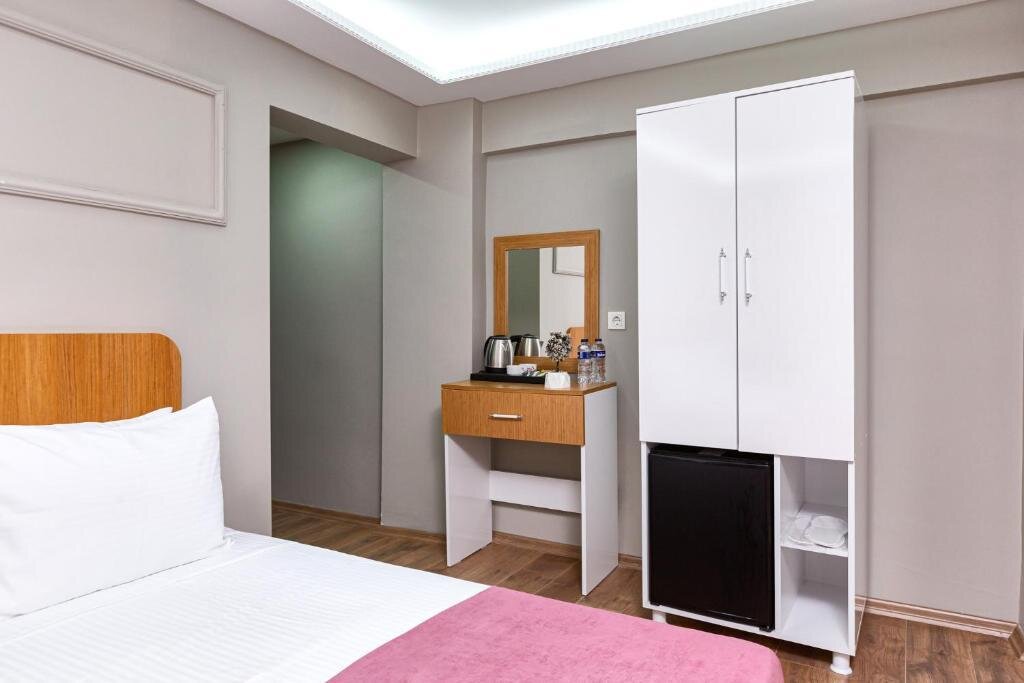 Ria Suites Hotel 20