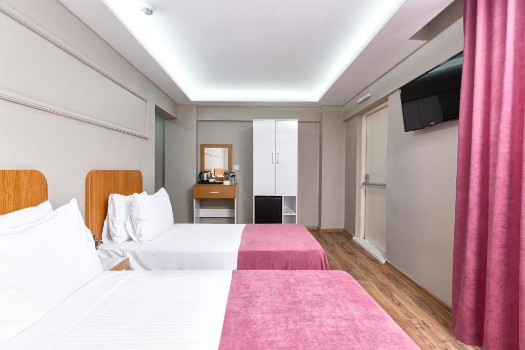Ria Suites Hotel 24