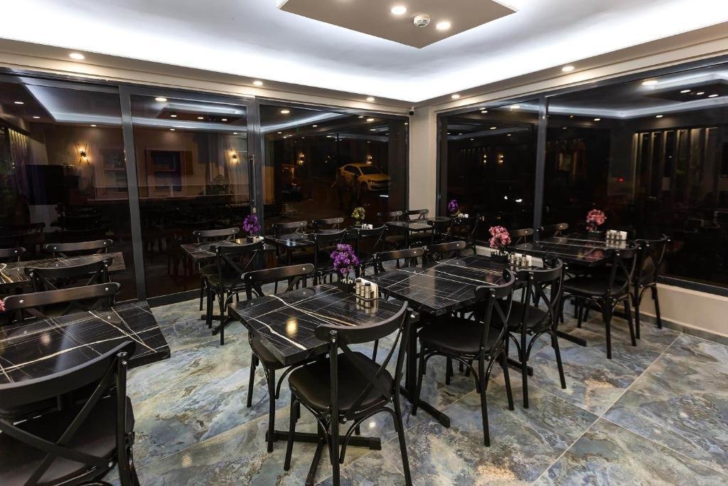 Ria Suites Hotel 6