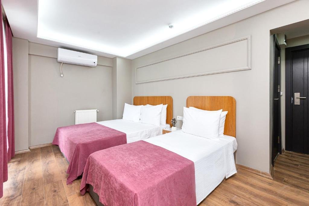 Ria Suites Hotel 9