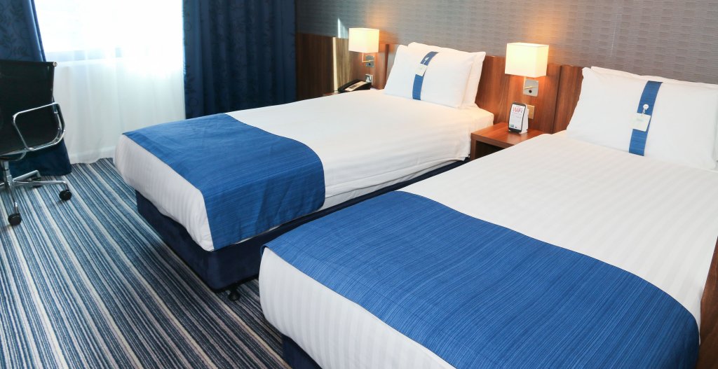 Holiday Inn Express London Heathrow T5, an IHG Hotel 1