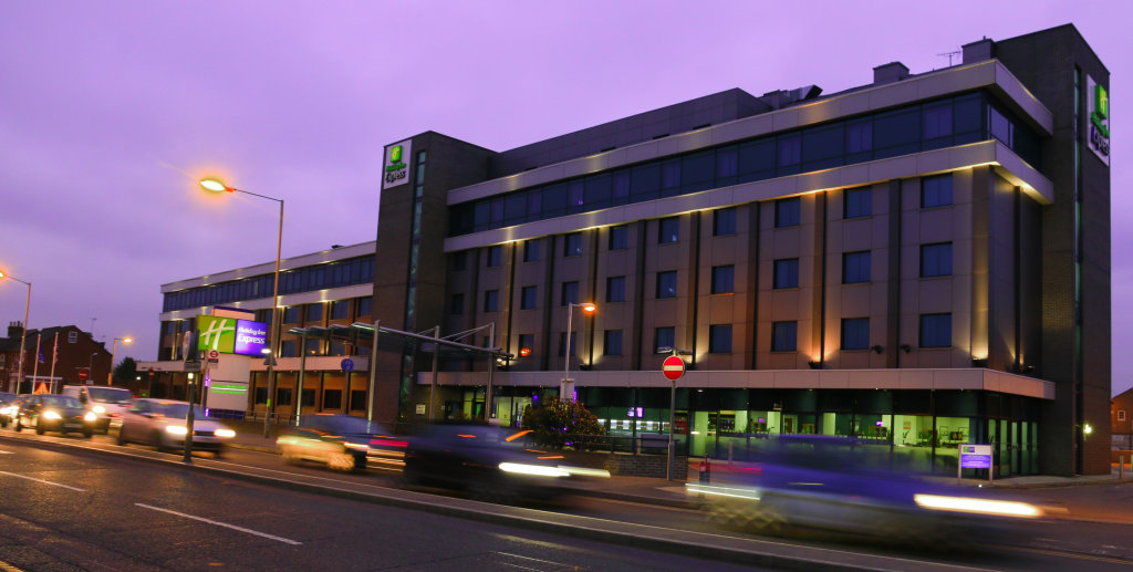 Holiday Inn Express London Heathrow T5, an IHG Hotel 11
