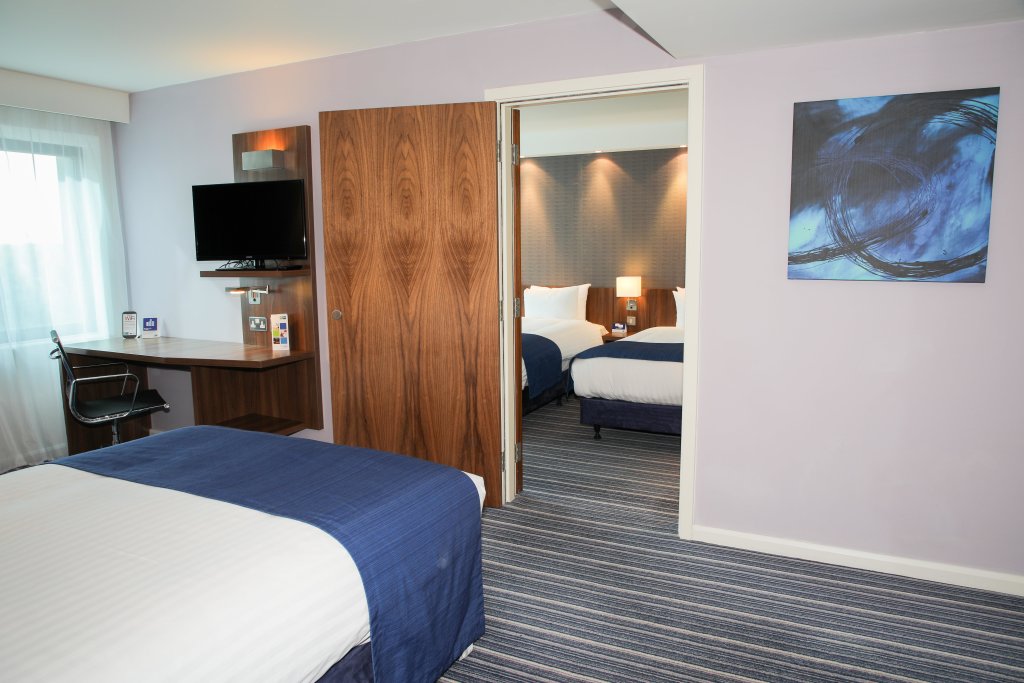 Holiday Inn Express London Heathrow T5, an IHG Hotel 15