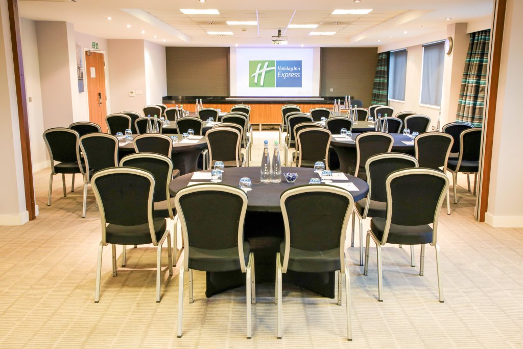 Holiday Inn Express London Heathrow T5, an IHG Hotel 16