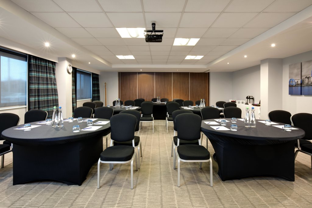 Holiday Inn Express London Heathrow T5, an IHG Hotel 17