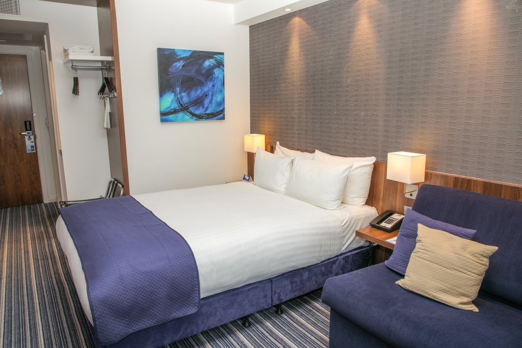 Holiday Inn Express London Heathrow T5, an IHG Hotel 21