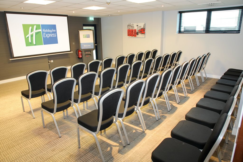 Holiday Inn Express London Heathrow T5, an IHG Hotel 23