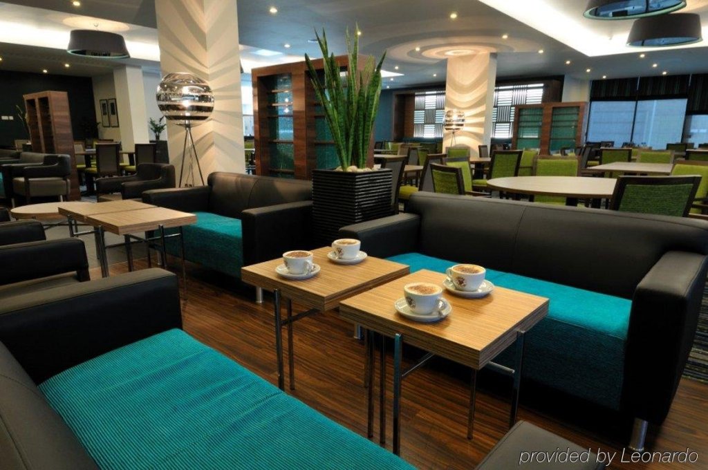 Holiday Inn Express London Heathrow T5, an IHG Hotel 3