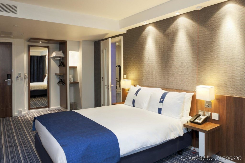 Holiday Inn Express London Heathrow T5, an IHG Hotel 6