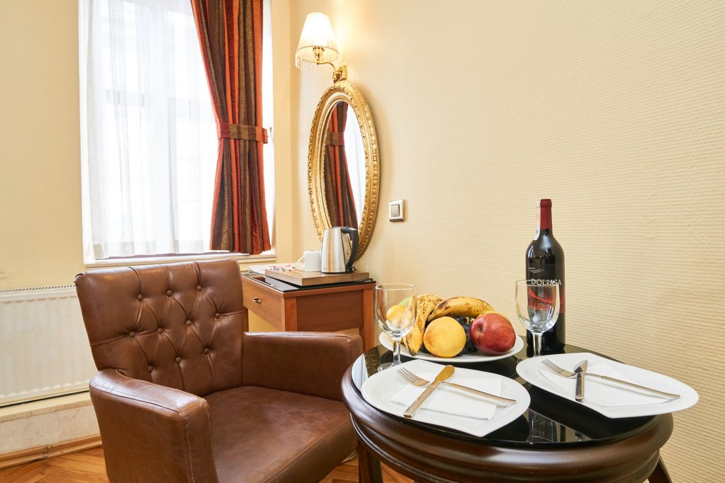 Amber Hotel - Special Class 23