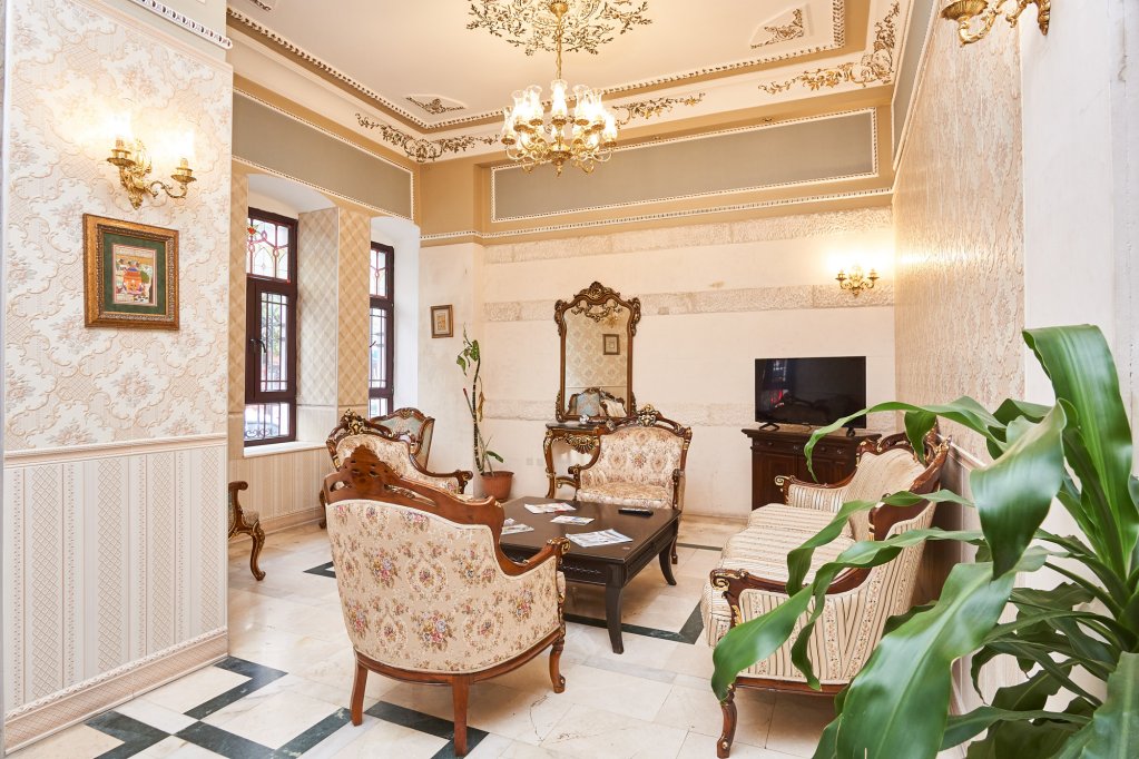 Amber Hotel - Special Class 8