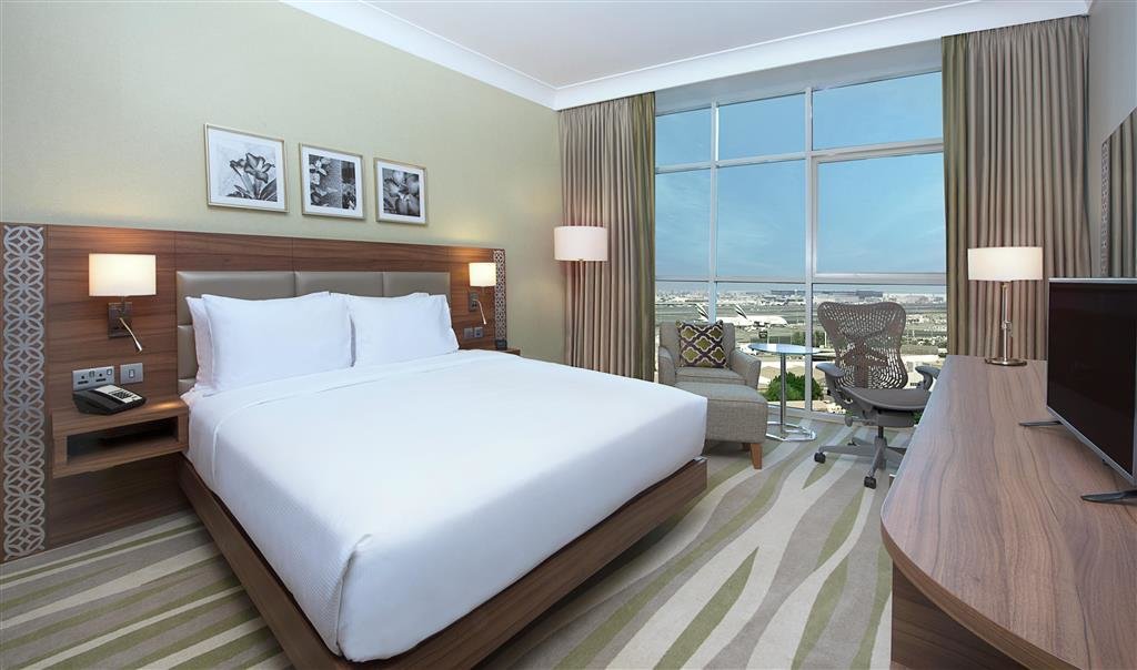 Hilton Garden Inn Dubai Al Muraqabat 10