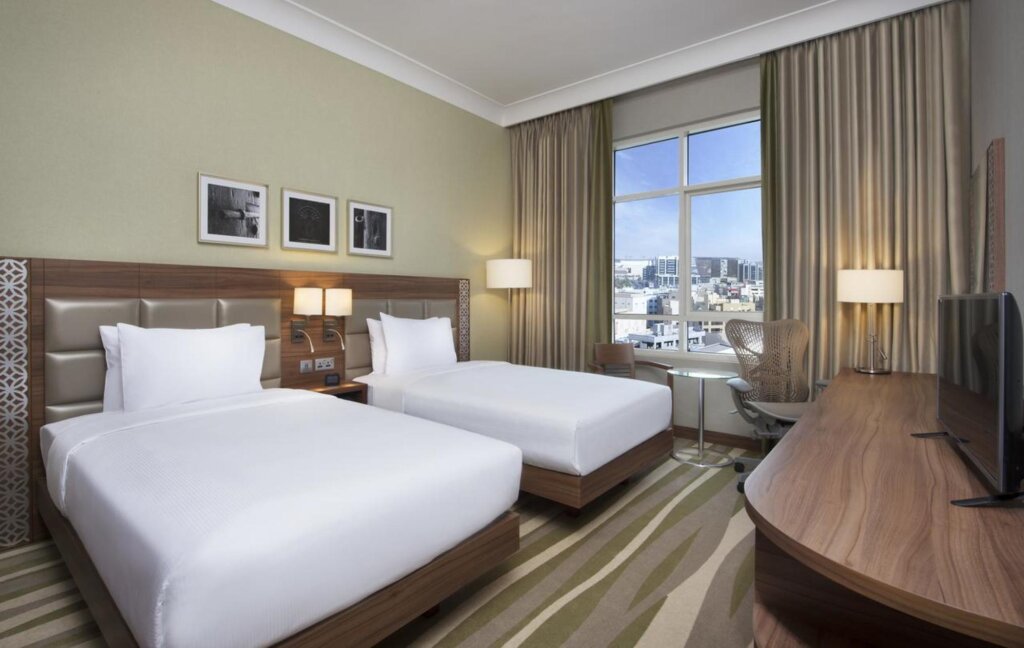 Hilton Garden Inn Dubai Al Muraqabat 11