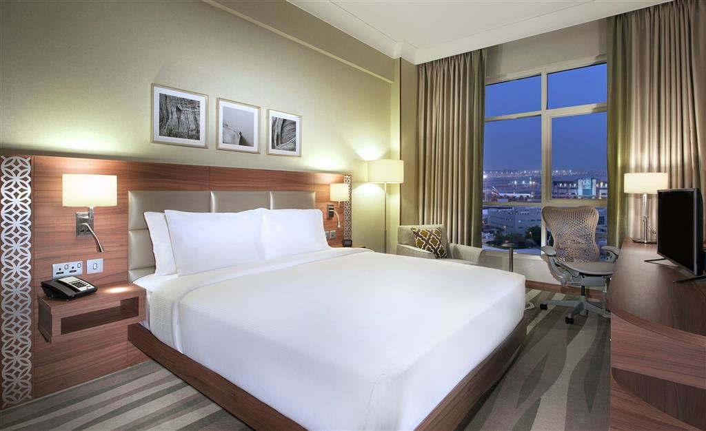 Hilton Garden Inn Dubai Al Muraqabat 12