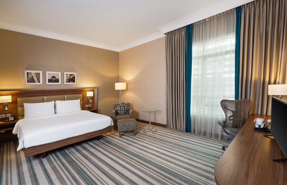 Hilton Garden Inn Dubai Al Muraqabat 13