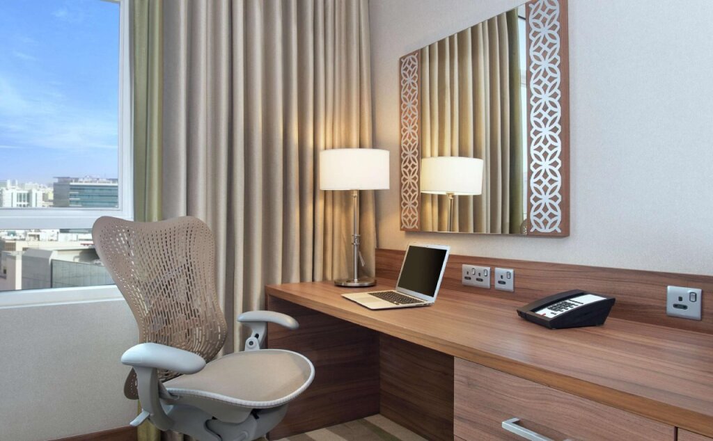 Hilton Garden Inn Dubai Al Muraqabat 16