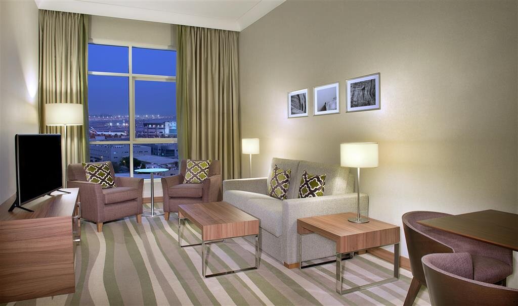Hilton Garden Inn Dubai Al Muraqabat 20