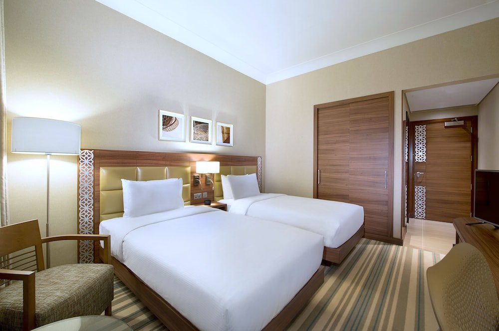 Hilton Garden Inn Dubai Al Muraqabat 5
