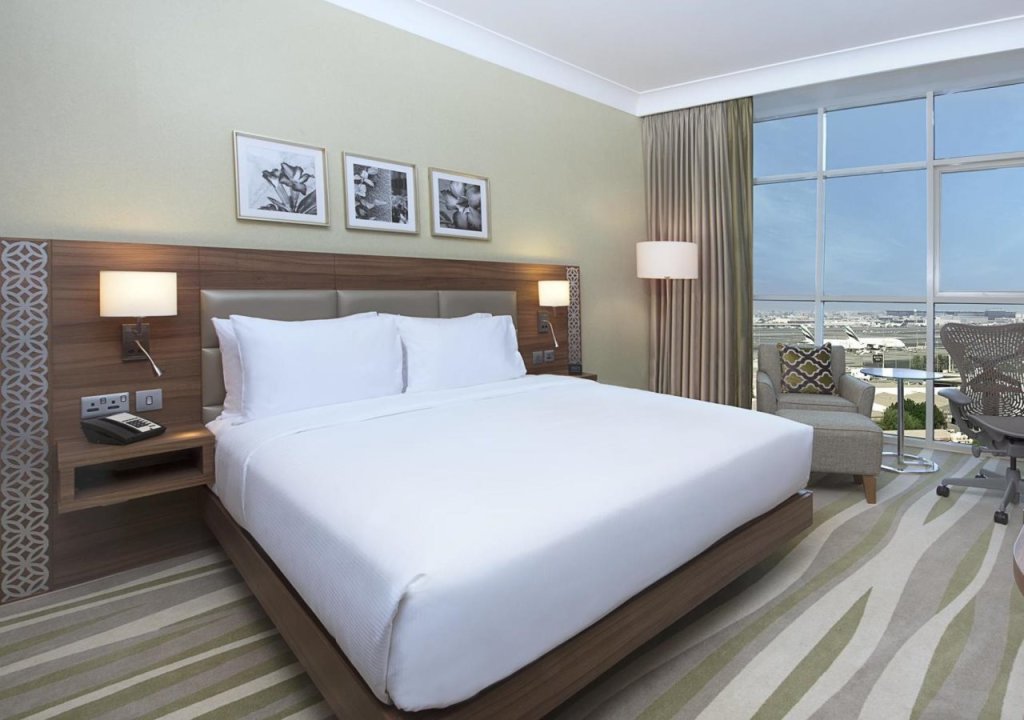 Hilton Garden Inn Dubai Al Muraqabat 8