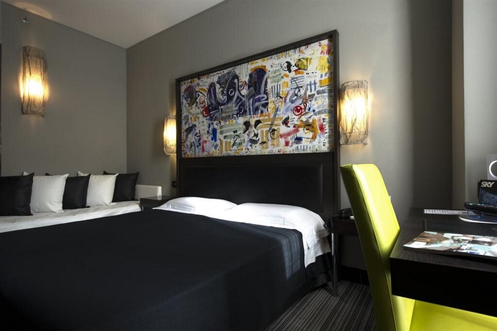 Twentyone Hotel 8