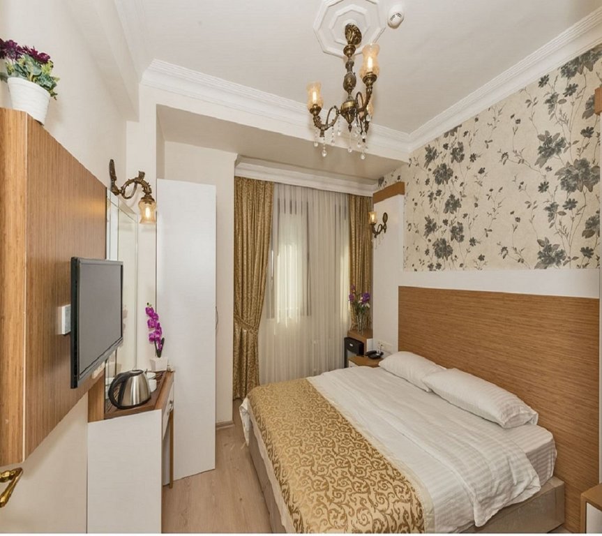 Raimond Hotel 12