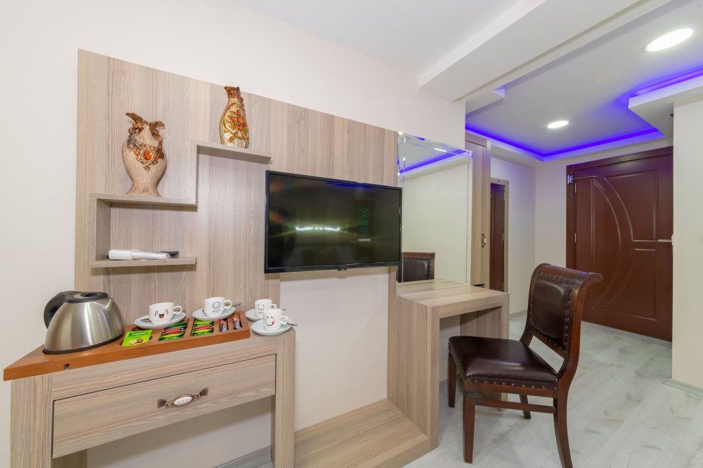 Raimond Hotel 15