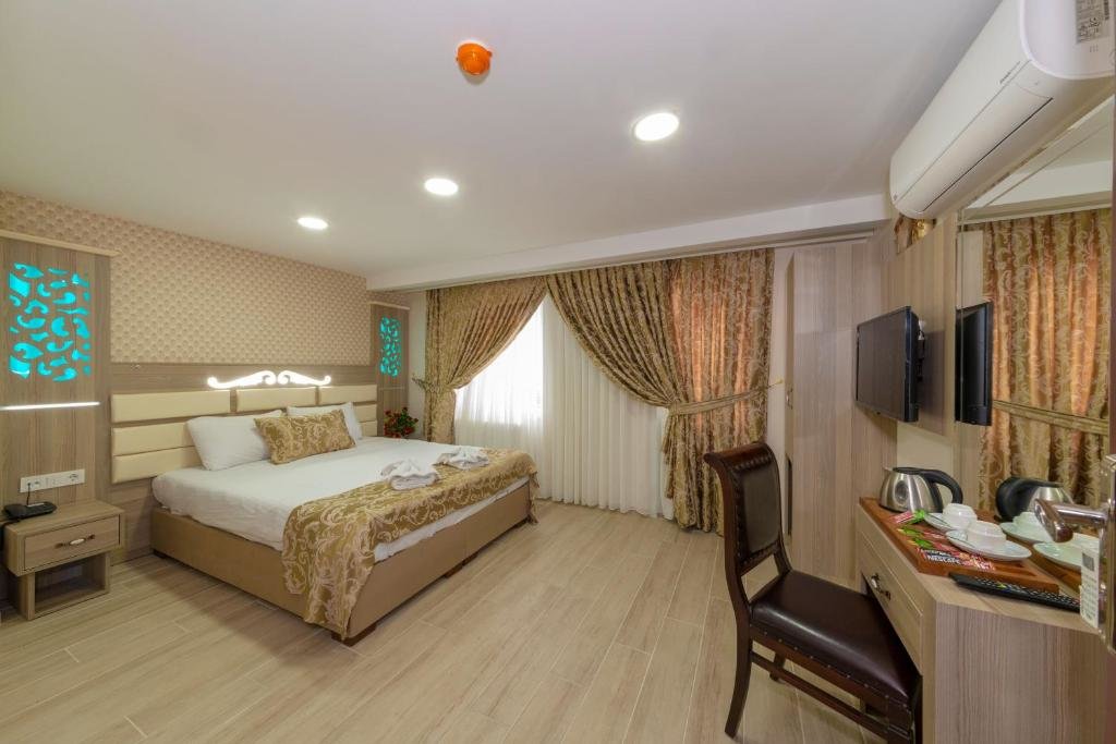 Raimond Hotel 19