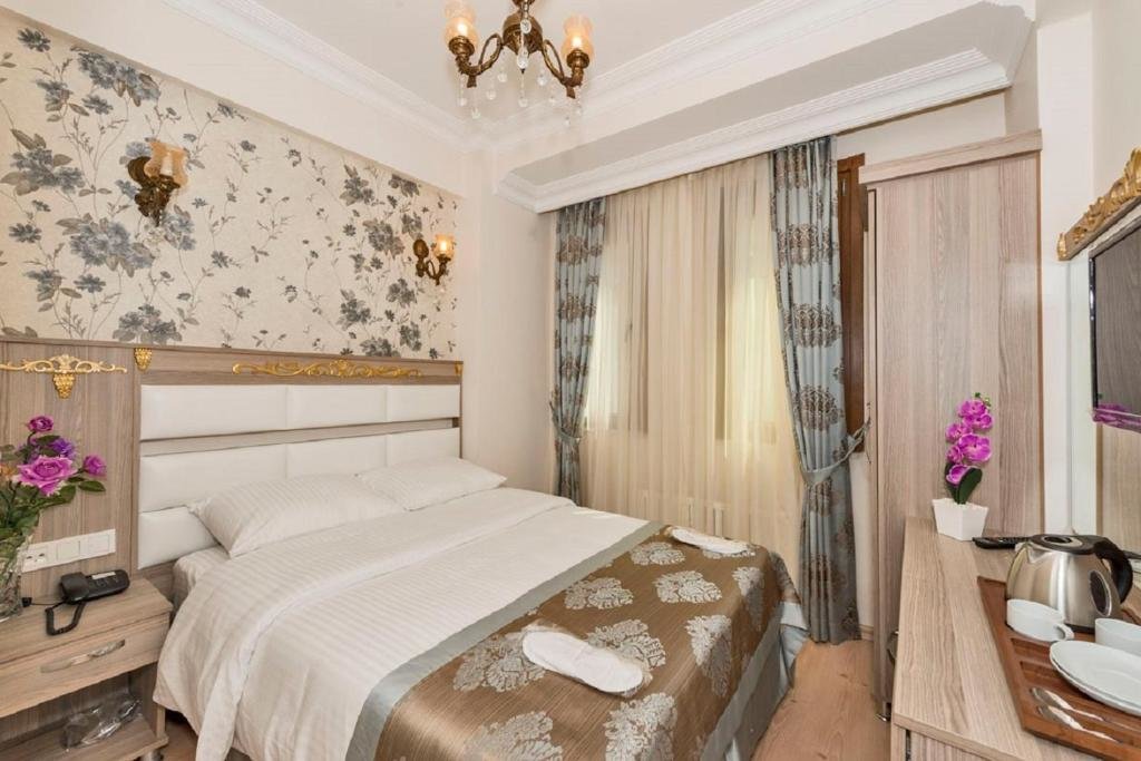Raimond Hotel 21
