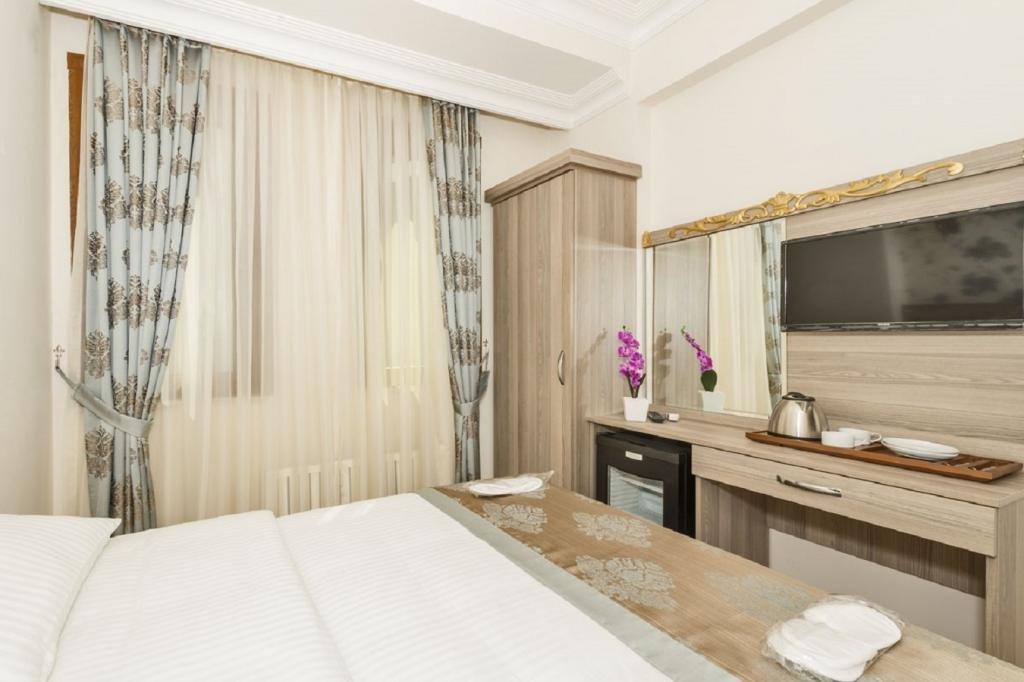 Raimond Hotel 22
