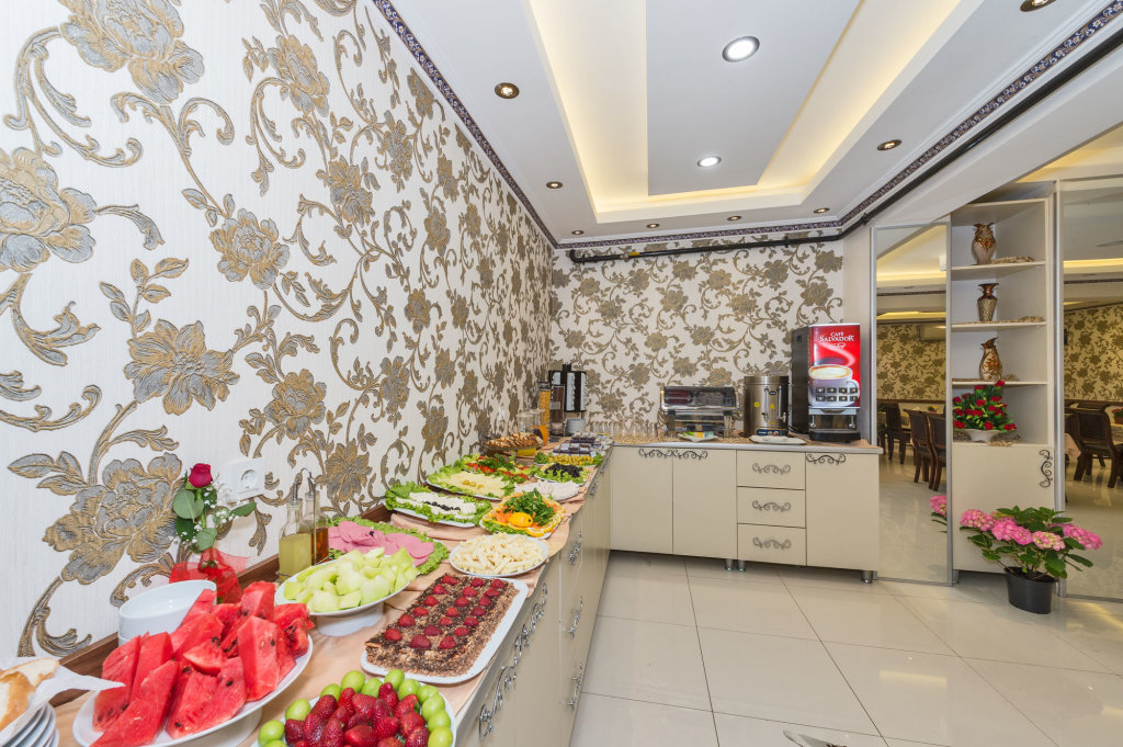 Raimond Hotel 5