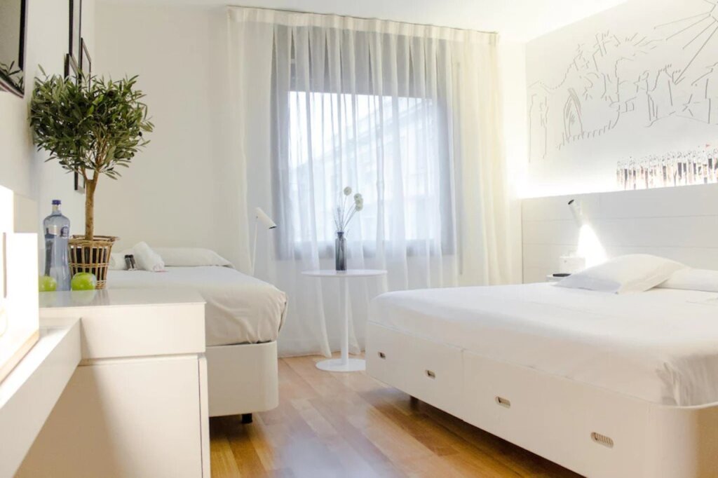 Pol & Grace Hotel 10