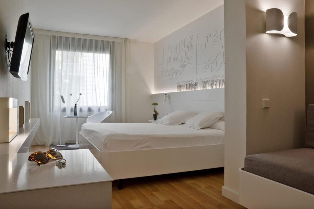 Pol & Grace Hotel 13