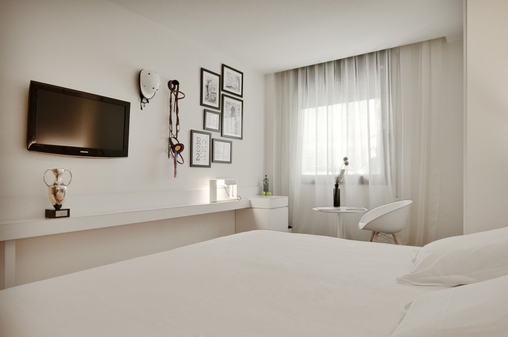 Pol & Grace Hotel 24