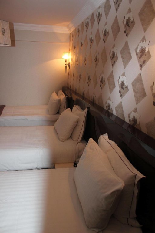 Septimum Hotel 13
