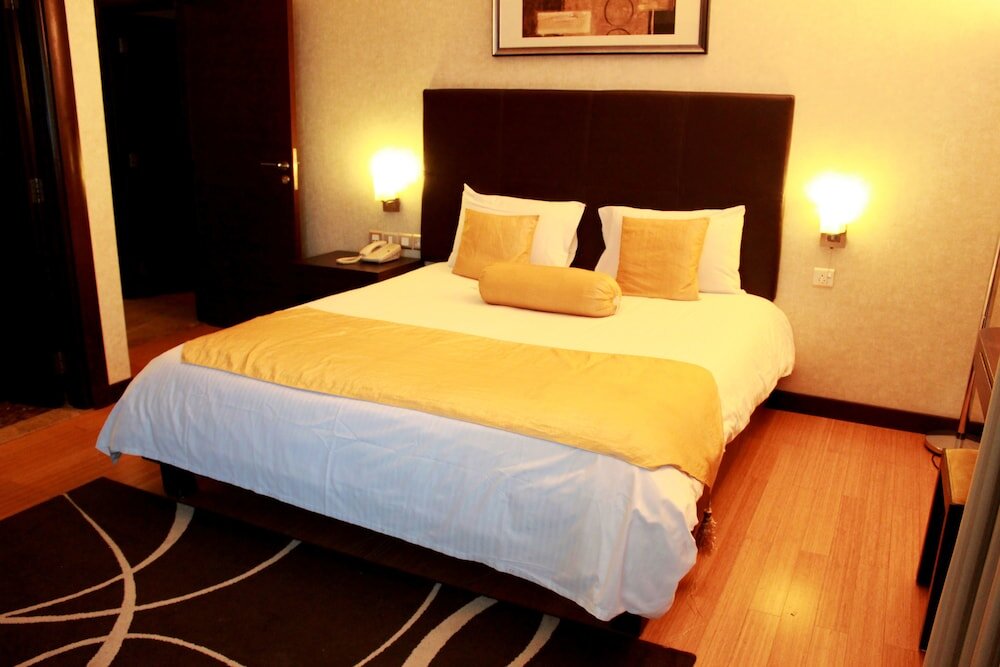 Tulip Creek Hotel Apartments 14