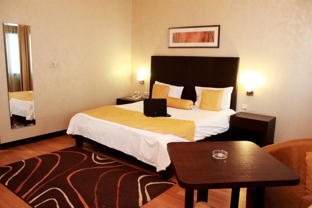 Tulip Creek Hotel Apartments 16