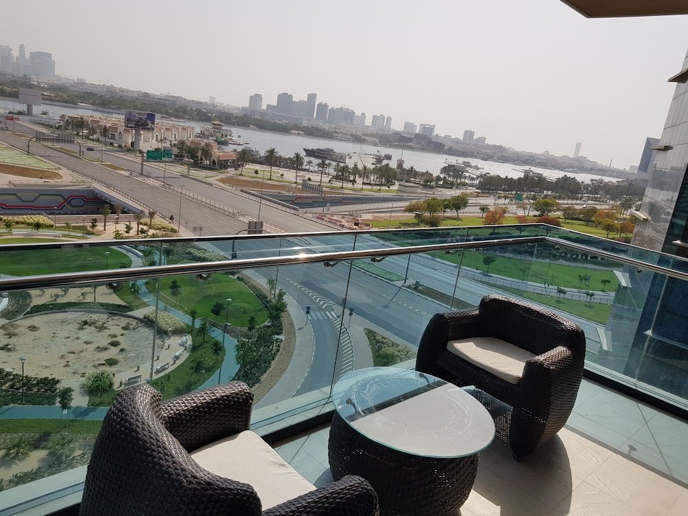 Tulip Creek Hotel Apartments 4