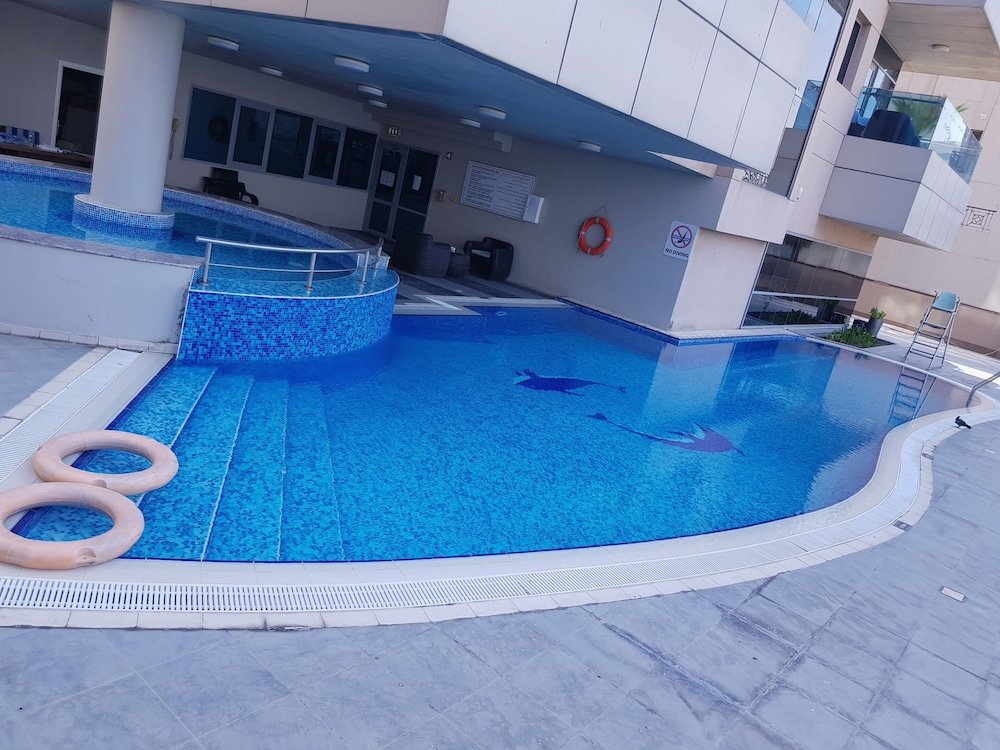 Tulip Creek Hotel Apartments 6