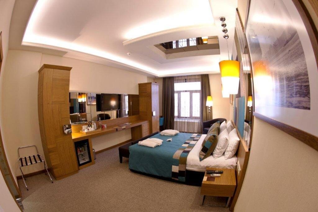 Collage Pera Hotel - Special Class 12