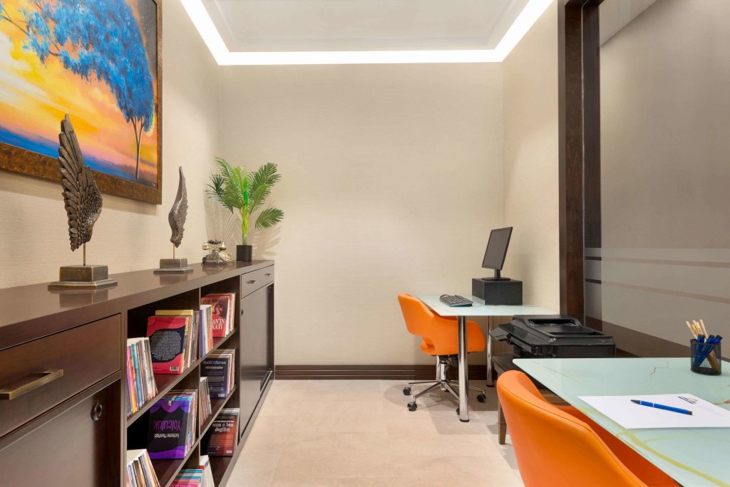Days Hotel by Wyndham Istanbul Maltepe 11