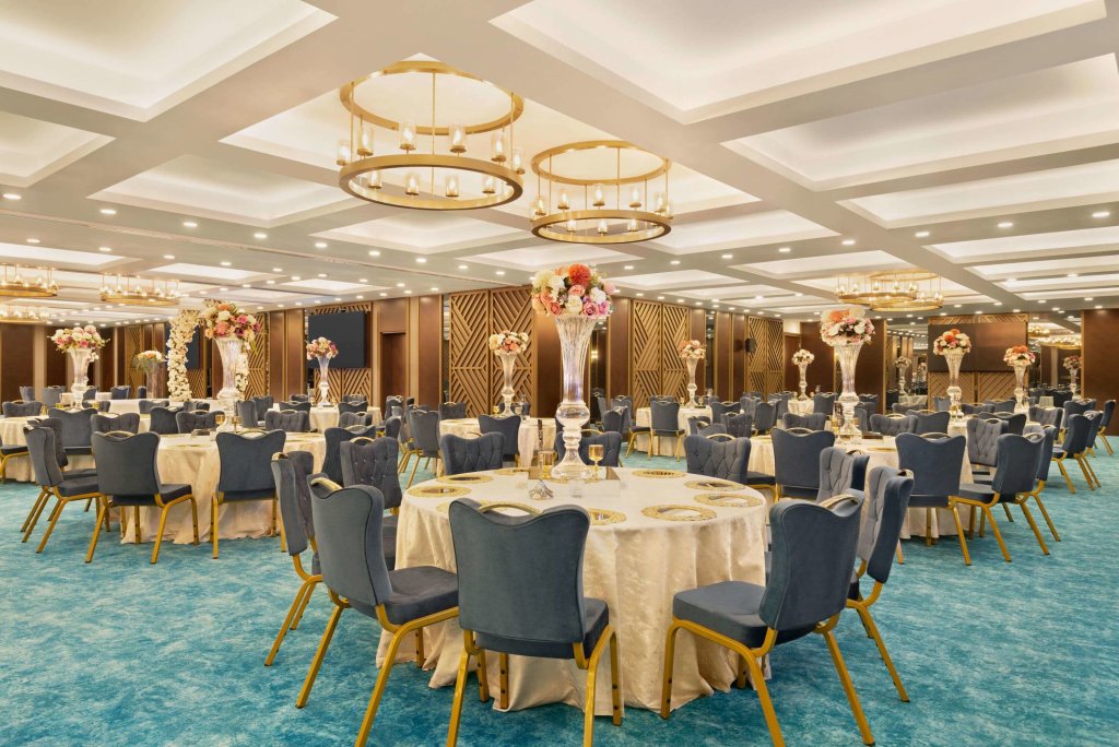 Days Hotel by Wyndham Istanbul Maltepe 2