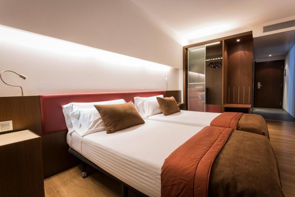 Ayre Hotel Gran Via 2