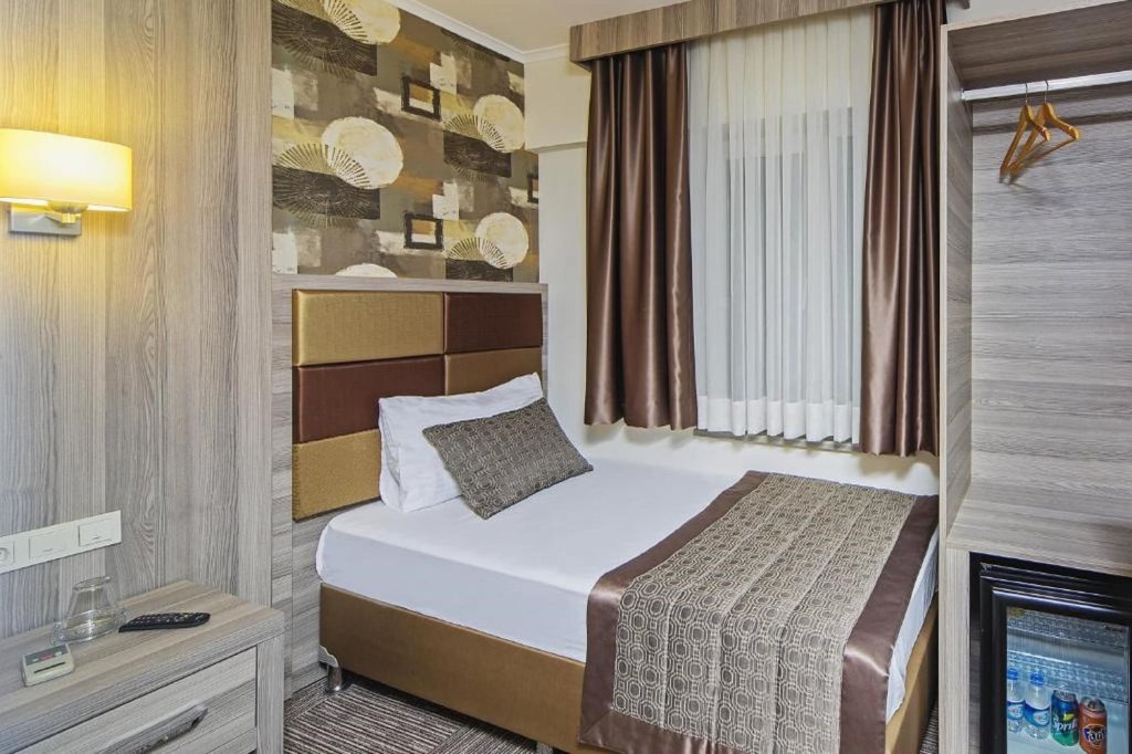 Pera Arya Hotel 4