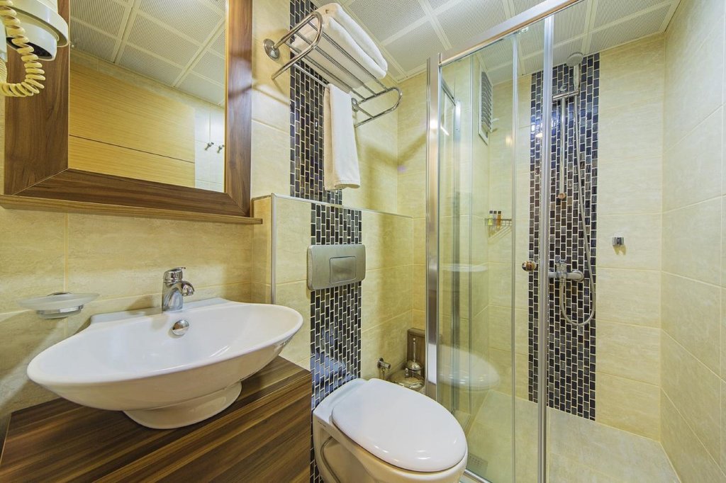 Pera Arya Hotel 6