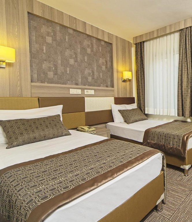 Pera Arya Hotel 7