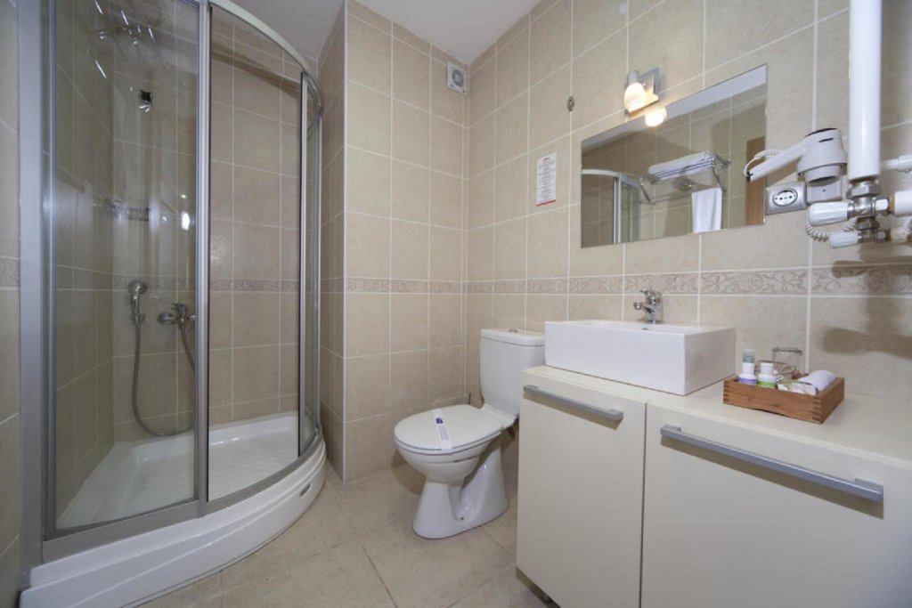 Arach Hotel Harbiye 12