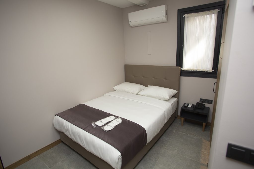 Jurnal Hotel 6