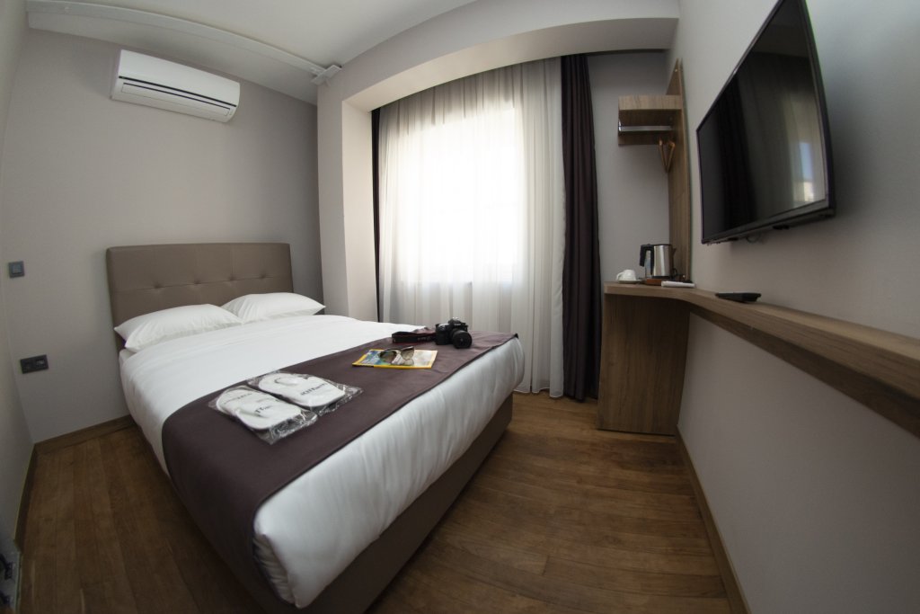 Jurnal Hotel 9