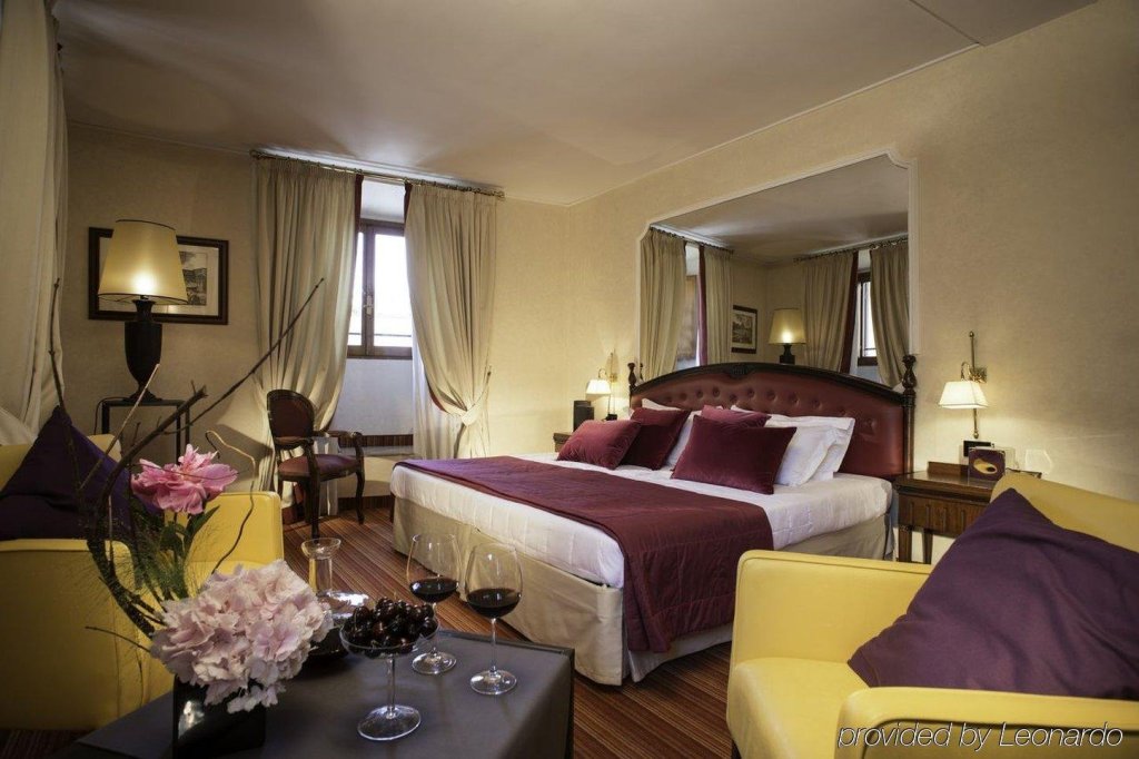 Colonna Palace Hotel 11