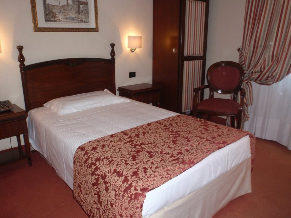 Colonna Palace Hotel 8